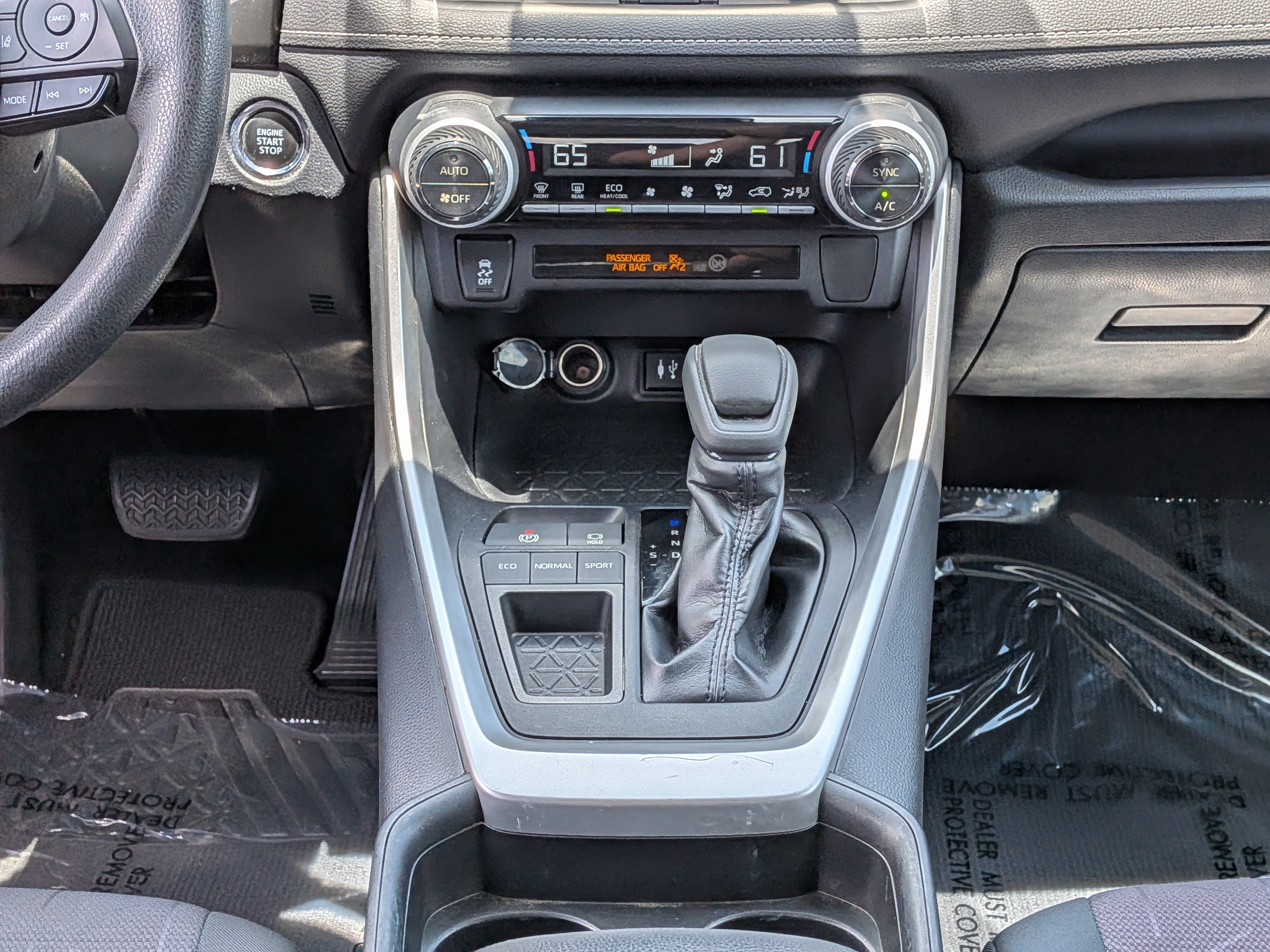 2019 Toyota RAV4 XLE - Photo 20