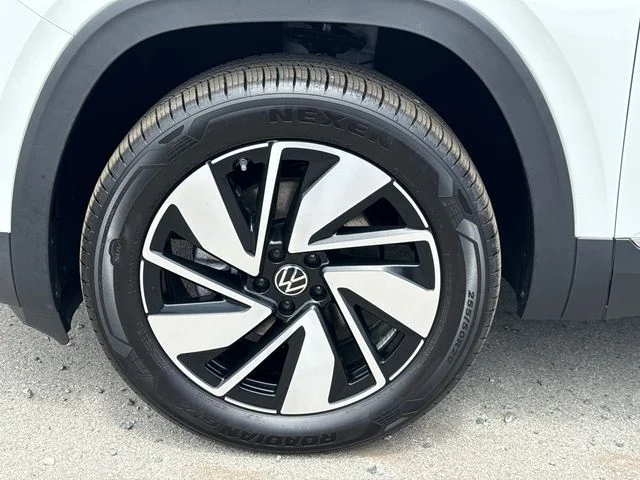 2026 Volkswagen Atlas SEL - Photo 13