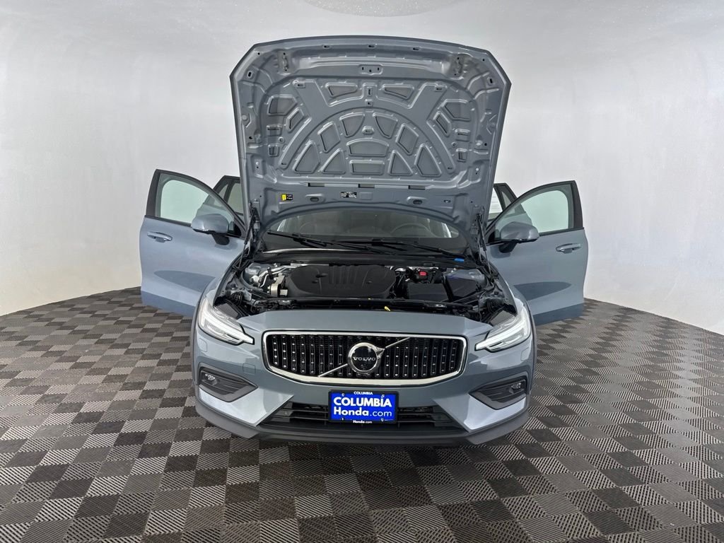 Used 2023 Gray Volvo Ultimate image 15
