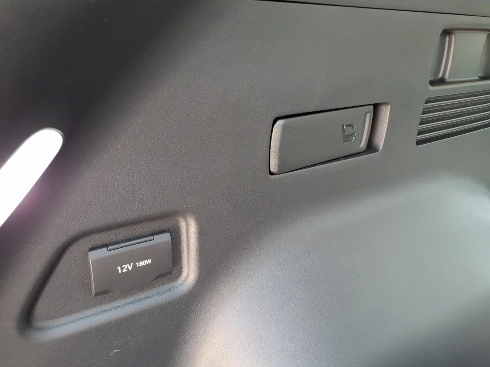 Used 2025 Hampton Gray Hyundai SE image 32
