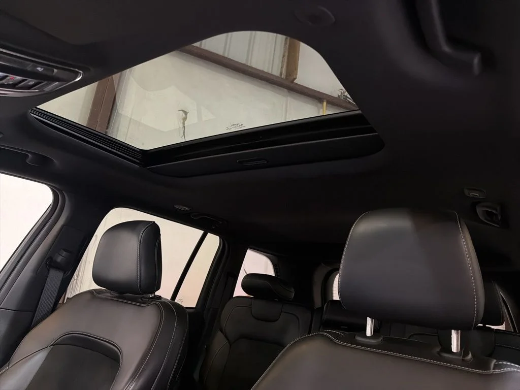 Used 2023 White Jeep Altitude X image 26