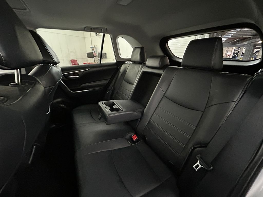 Used 2022 Silver Toyota XLE Premium image 19