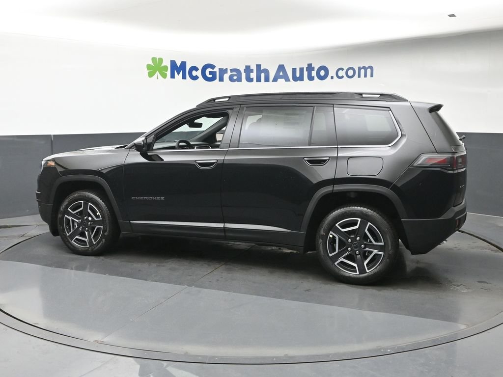 New 2026 Diamond Black Crystal Pearlcoat Jeep Laredo image 18