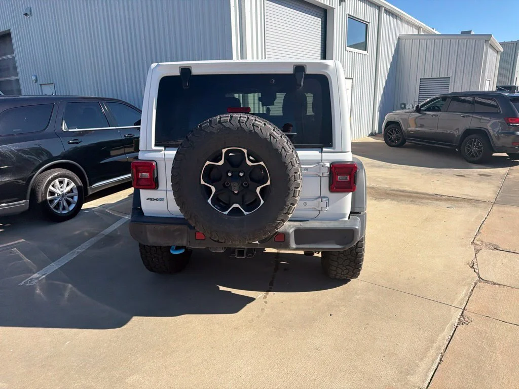 Certified Used 2021 White Jeep Unlimited Rubicon 4xe image 9