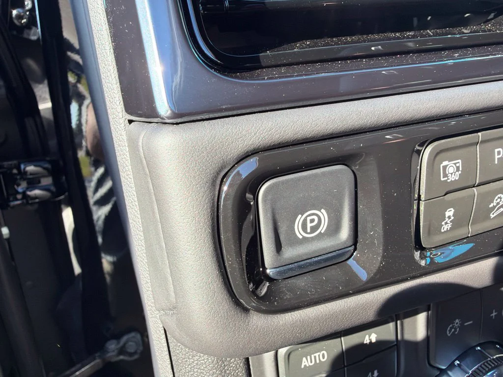 New 2026 Onyx Black GMC AT4 Ultimate image 18