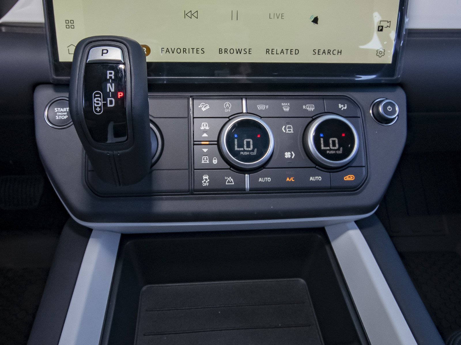 New 2026 Fuji White Land Rover X-Dynamic SE image 23