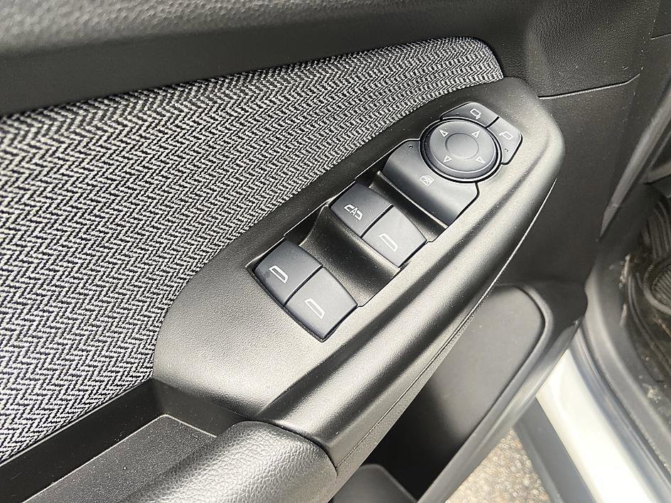Used 2023 Summit White Chevrolet LT image 10