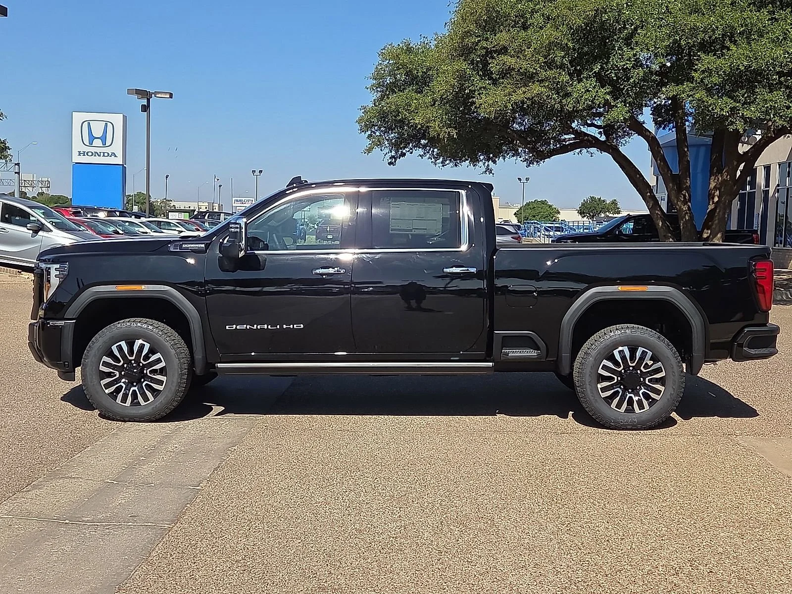 New 2026 Onyx Black GMC Denali Ultimate image 2