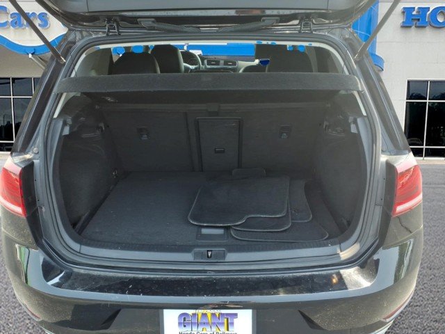 Used 2019  Volkswagen SE image 10