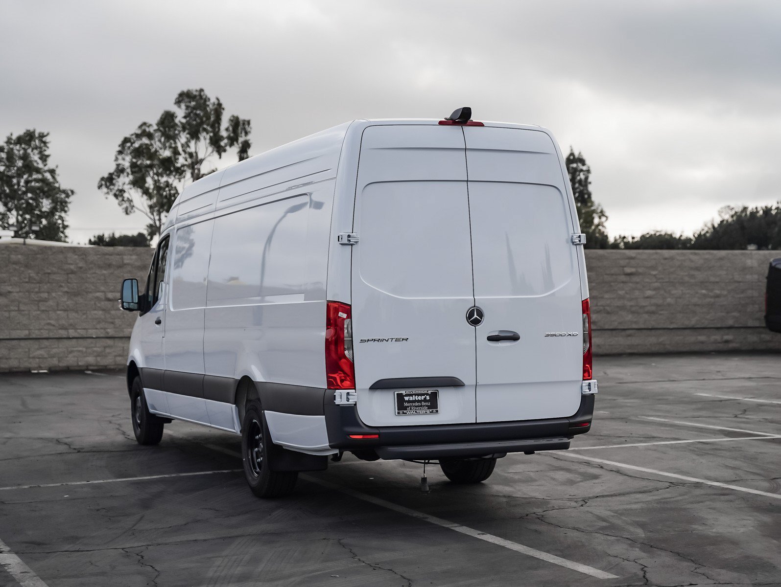 New 2026 Arctic White Mercedes-Benz 3500XD High Roof I4 Diesel HO 170 Extended RWD image 4
