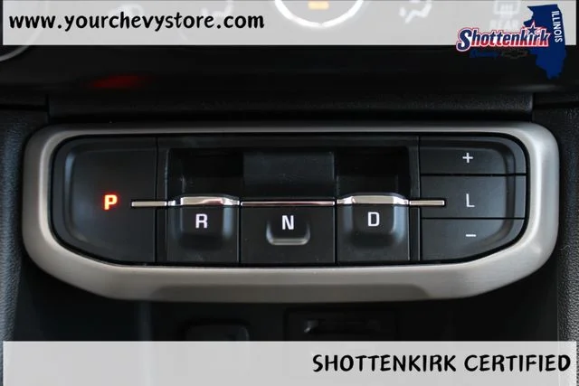Used 2023 White GMC Denali image 25