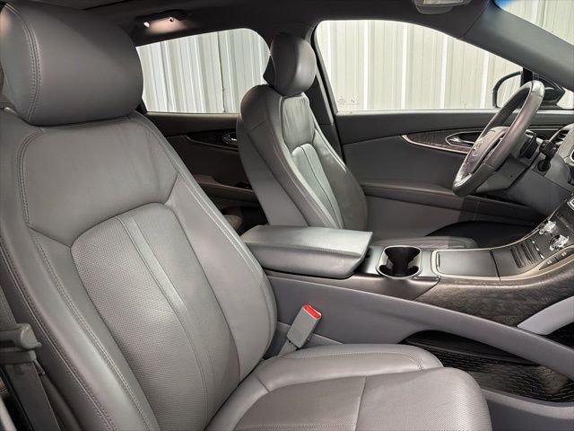 Used 2020 Black Lincoln Reserve image 21
