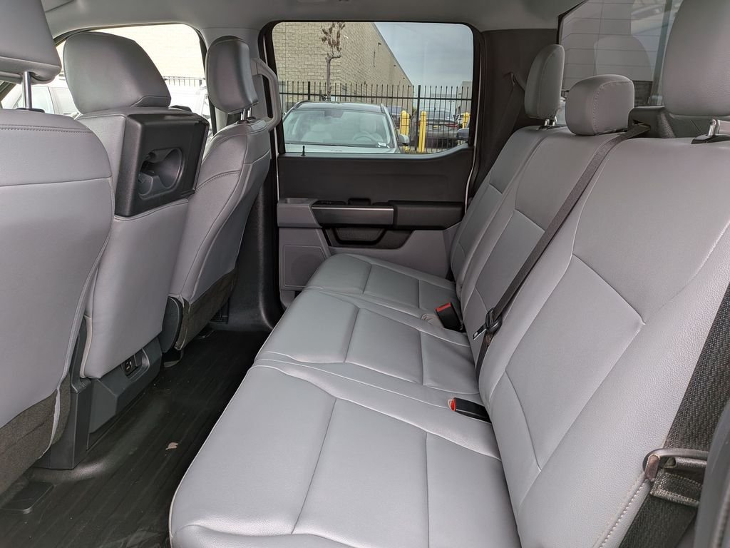 Used 2022 White Ford XL image 27