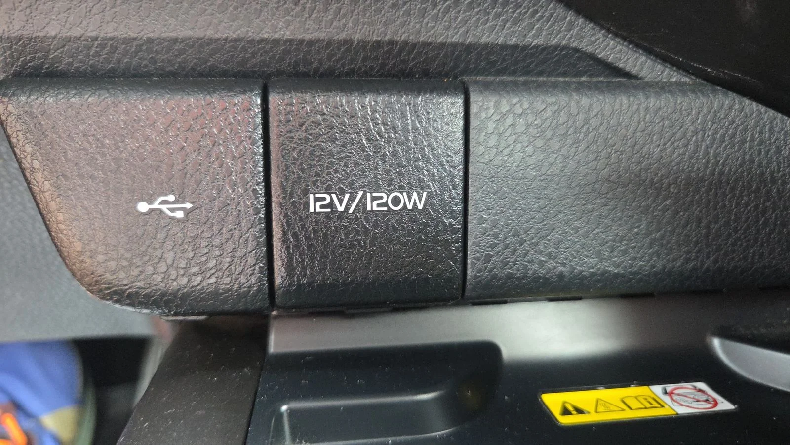 2023 Toyota Camry XSE - Photo 17