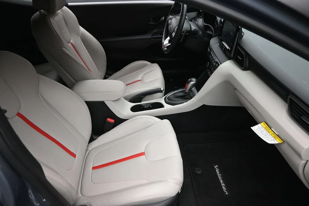 Used 2019 Silver Hyundai Turbo Ultimate image 9