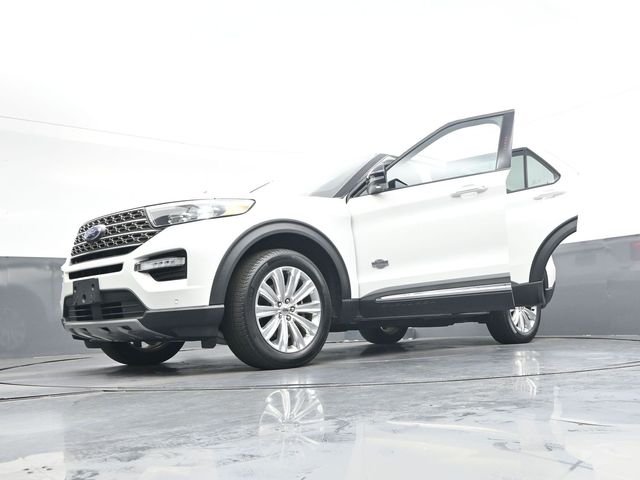 Used 2023 White Ford King Ranch image 43