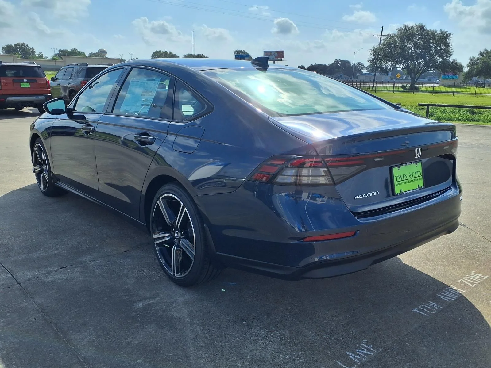 New 2026 Blue Honda SE image 2