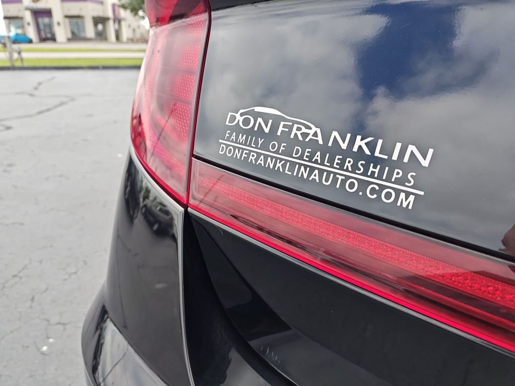 Used 2021 Black Hyundai SE image 26