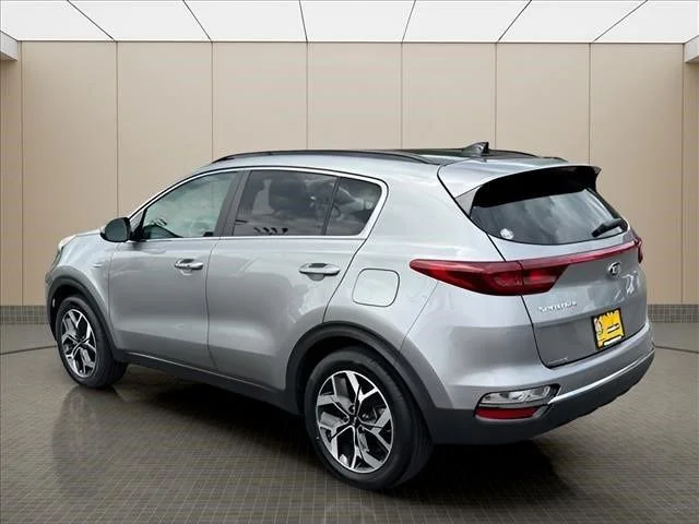 Used 2022 Gray Kia EX image 4