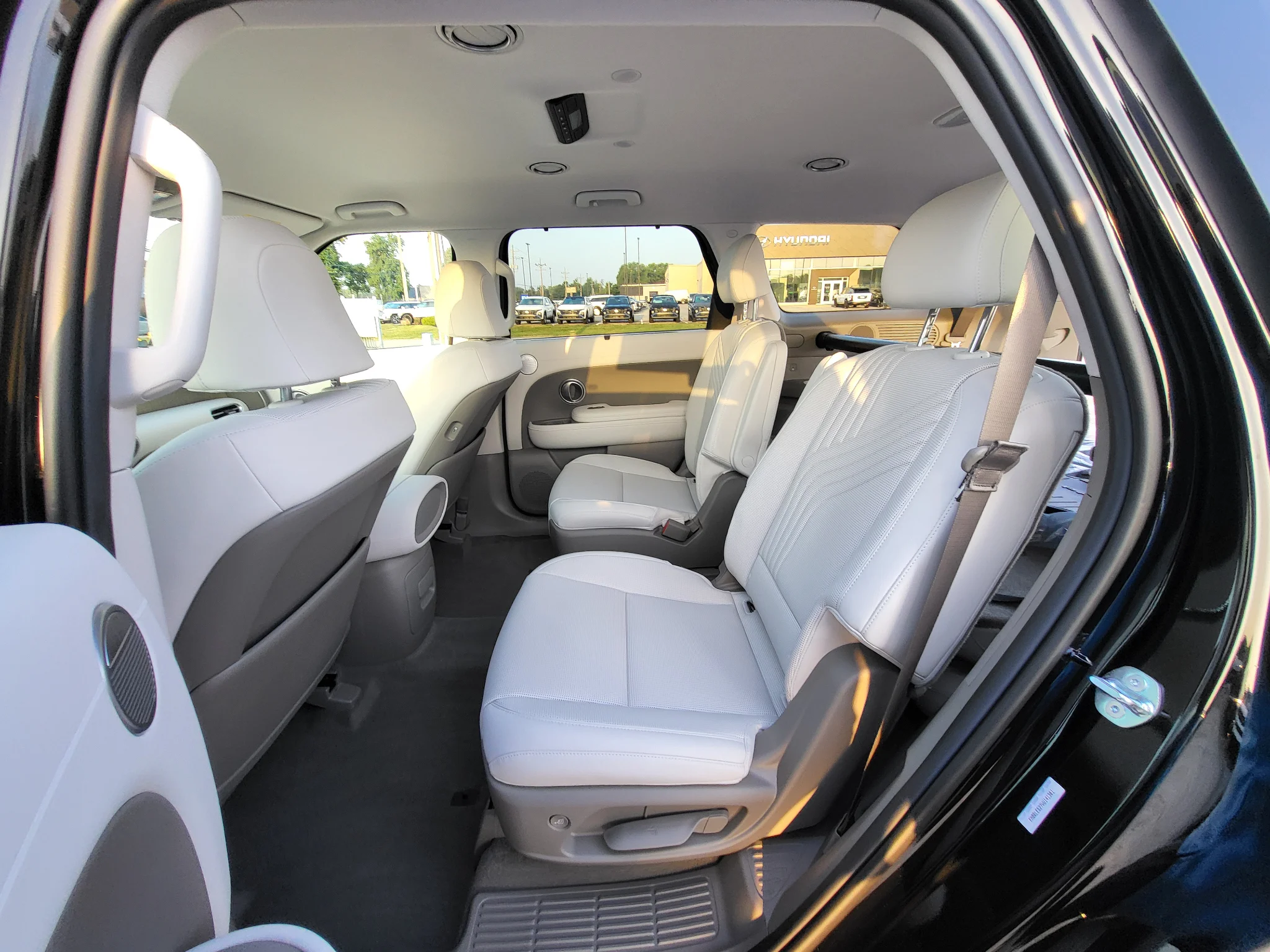 New 2027 Abyss Black Pearl Hyundai SEL 7P image 23