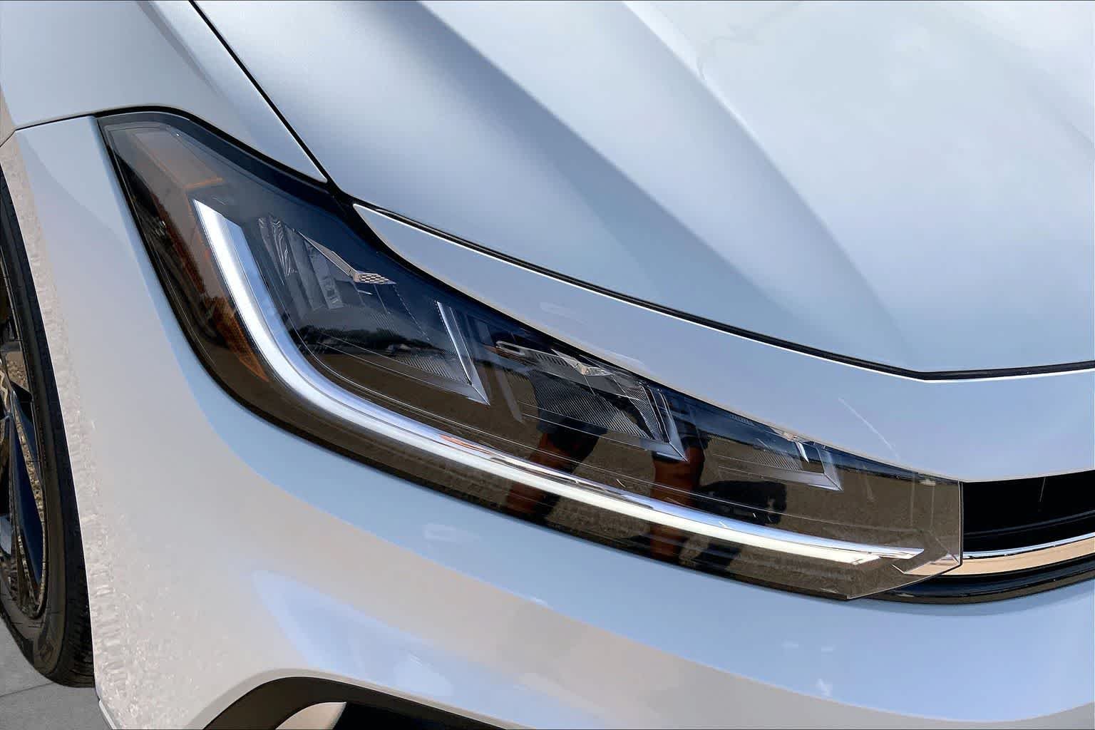 New 2026 Opal White Pearl Volkswagen SE image 13