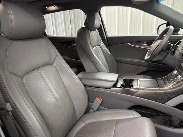 Used 2020 Black Lincoln Reserve image 21
