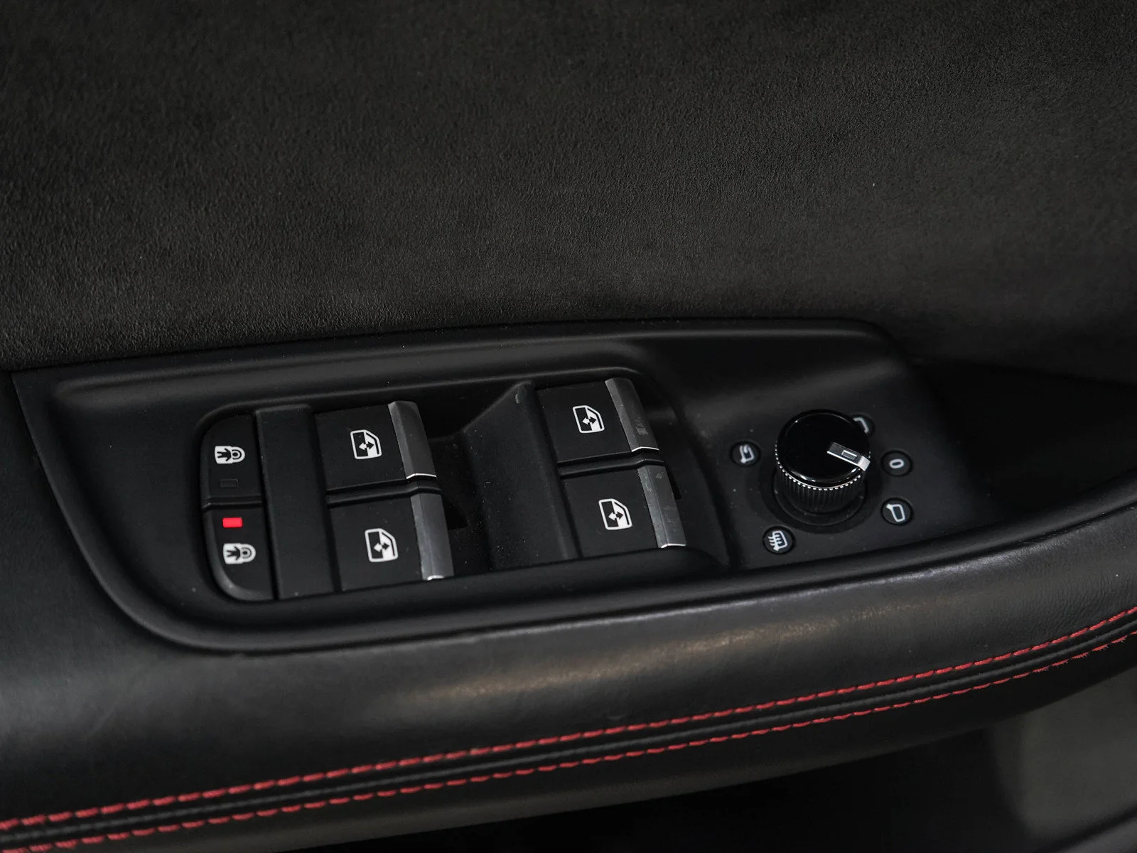 Used 2021 Night Black Audi 4.0T image 23