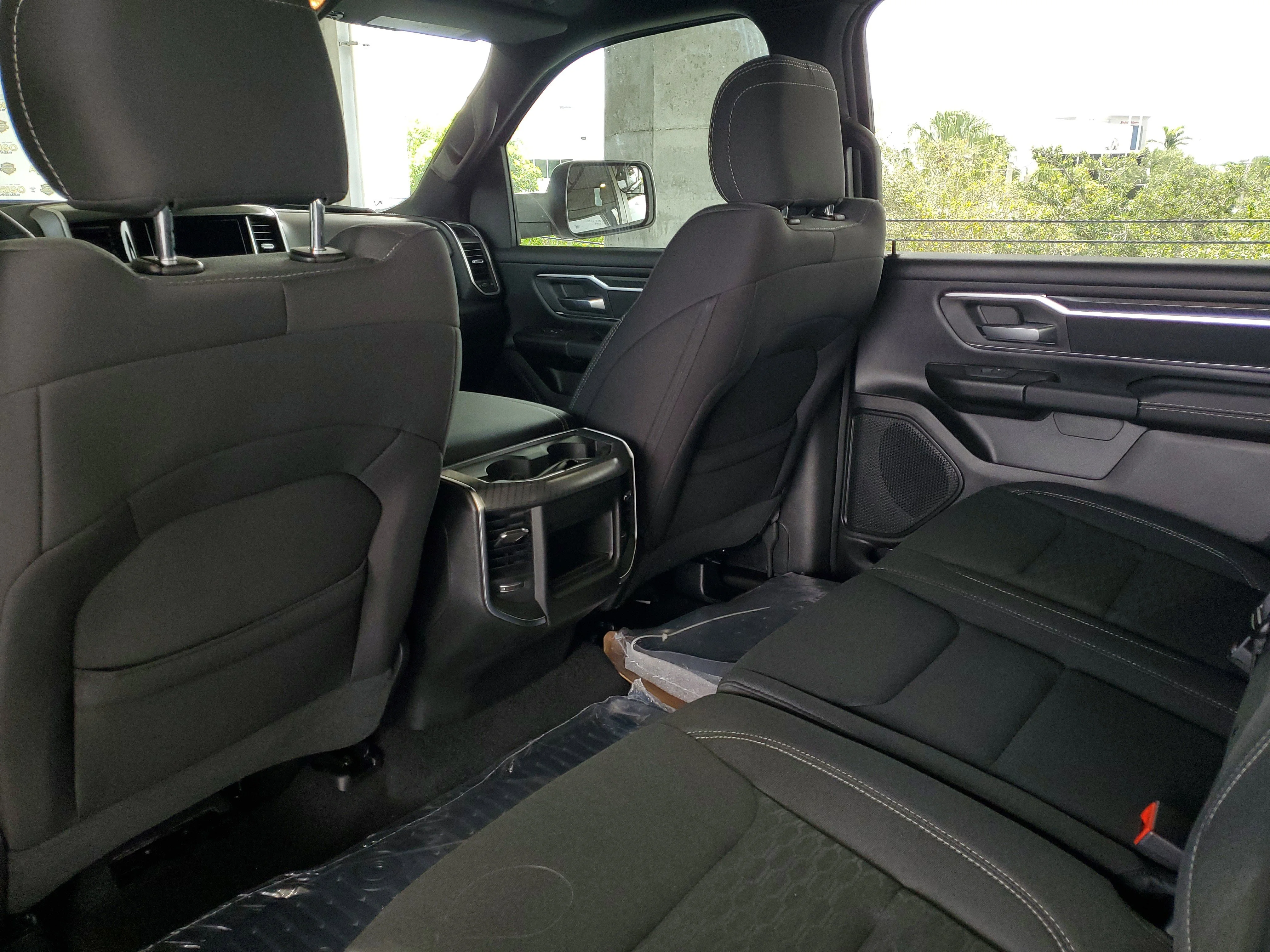 New 2026 Diamond Black Crystal Pearl-Coat Exterior Paint RAM Big Horn image 9