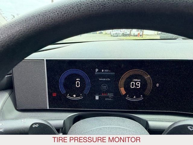 Used 2025 Silver Hyundai SEL image 9