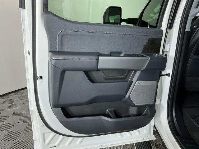 New 2026 Star White Metallic Tri-Coat Ford Lariat image 31