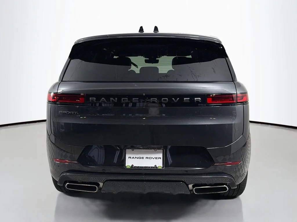 New 2026 Carpathian Grey Land Rover Dynamic SE image 6