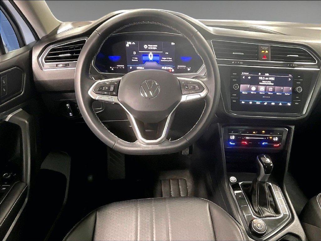 Used 2023 White Volkswagen 2.0T SE image 18