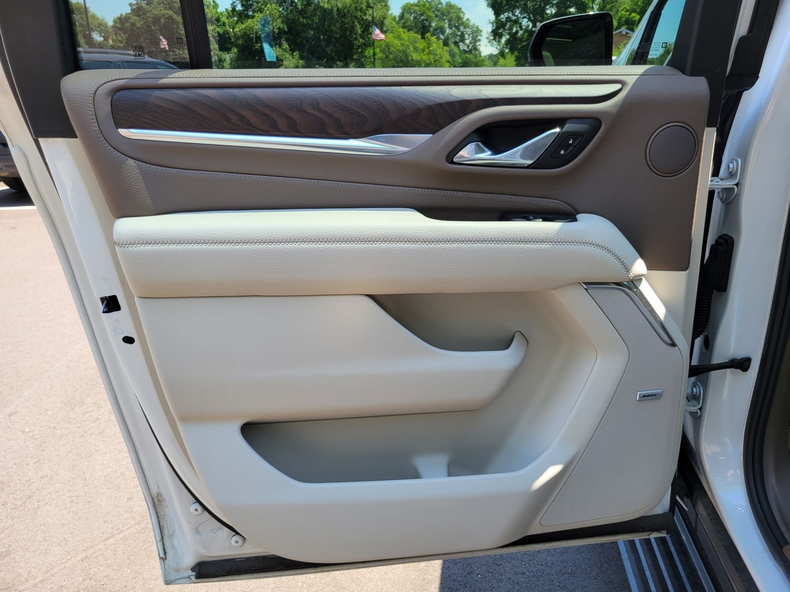 Used 2024 White GMC Denali image 24