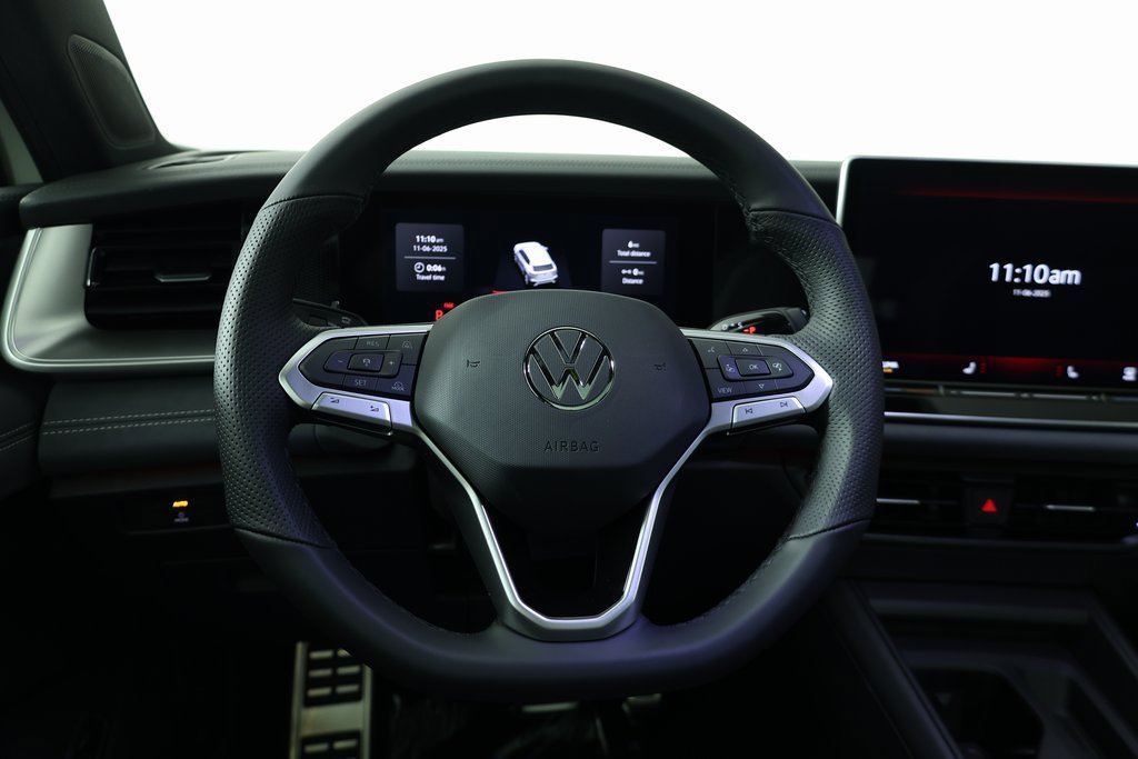 Used 2026  Volkswagen SE R-Line Black image 9