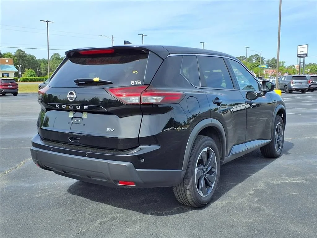 Used 2024 Black Nissan SV FWD image 19