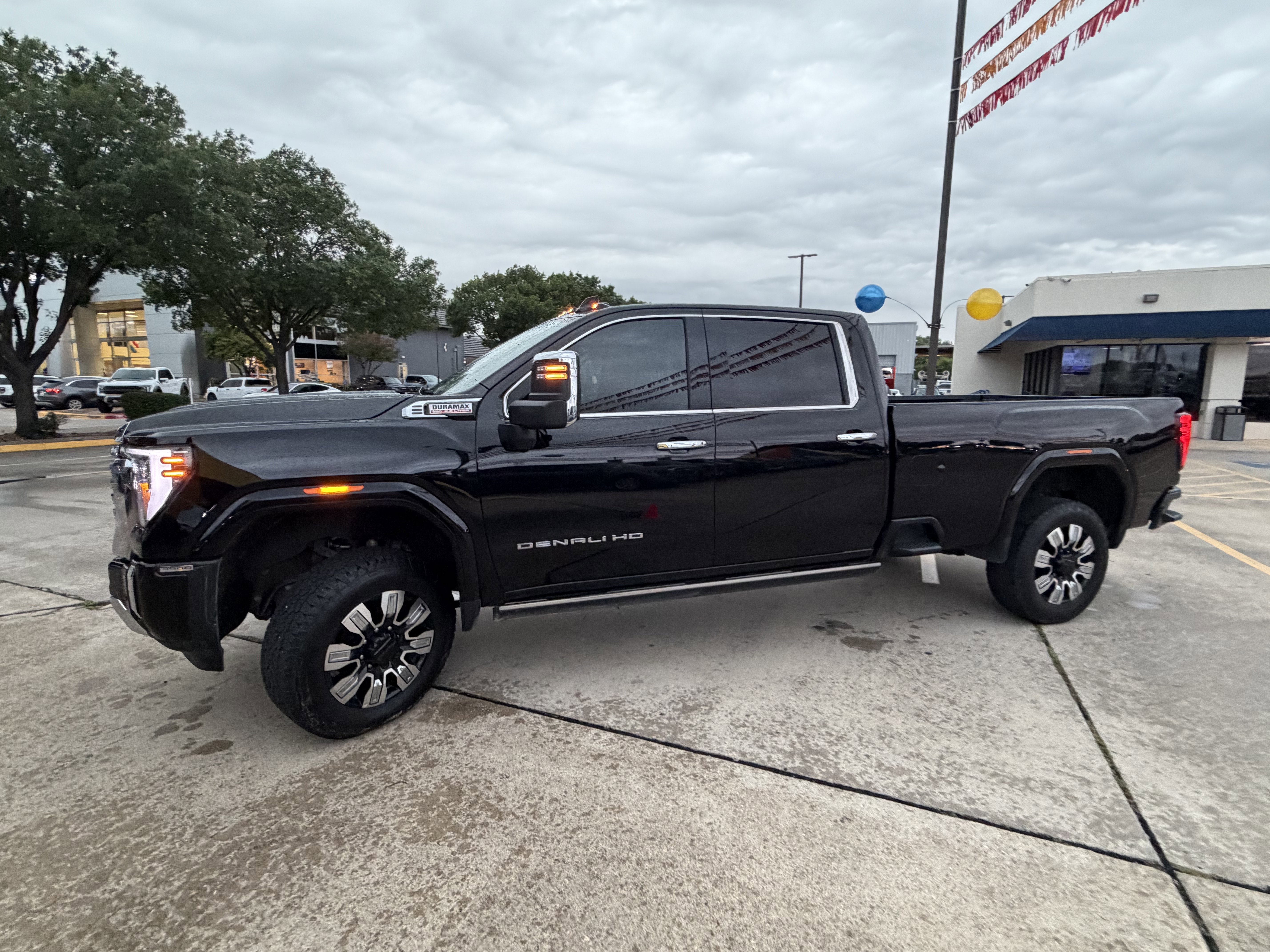 Used 2025 Onyx Black GMC Denali image 13