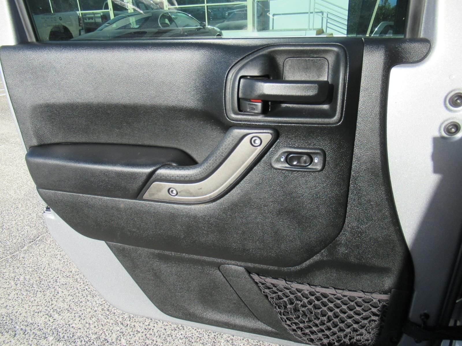 Used 2018 Silver Jeep Unlimited Sport image 21