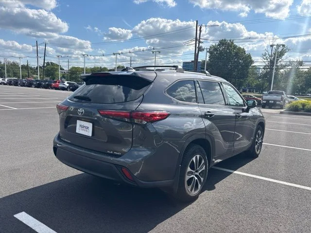 Used 2021 Gray Toyota XLE image 7
