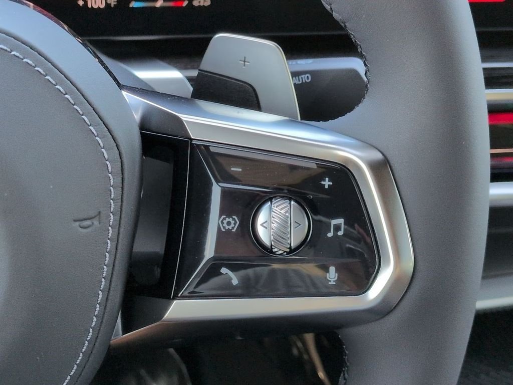 New 2026 Dravit Grey Metallic BMW 740i xDrive image 26