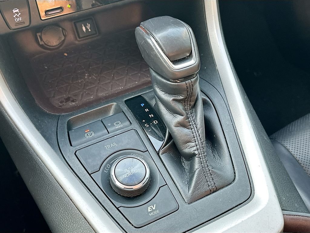 Used 2019 Gray Toyota Limited image 17