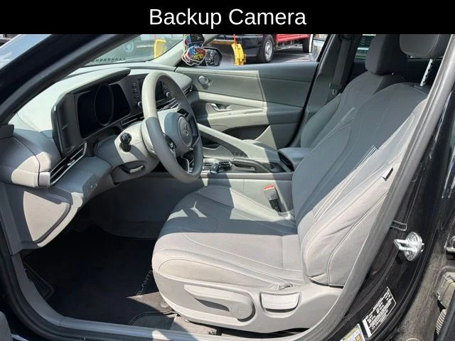 Used 2022 Black Hyundai SEL image 5