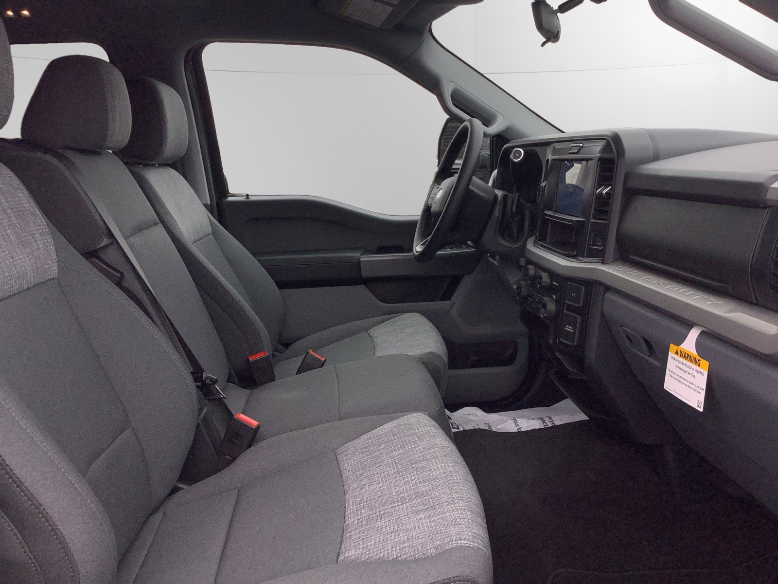 New 2026 Carbonized Gray Metallic Ford XLT image 15