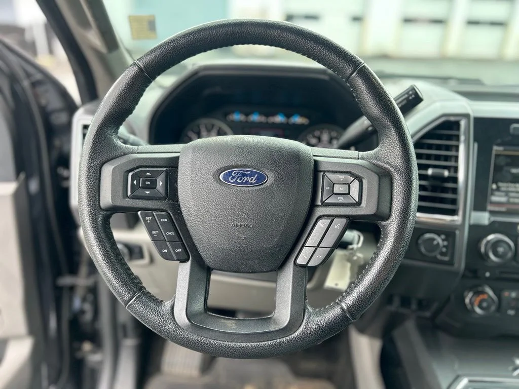 Used 2015 Black Ford XLT image 13
