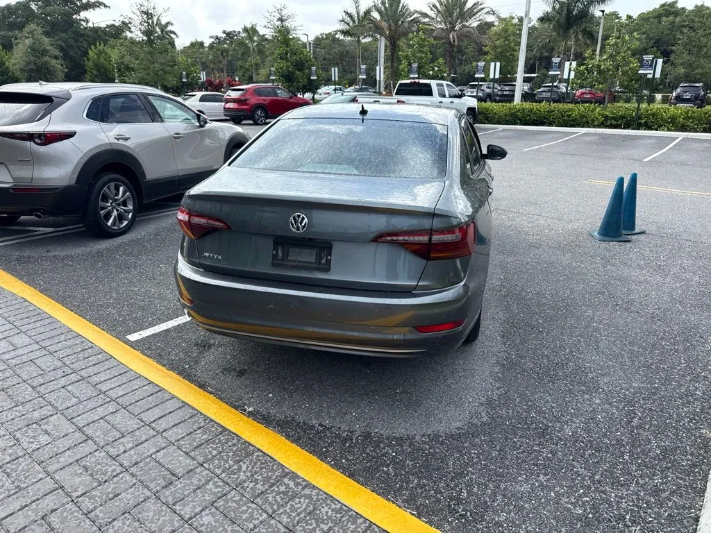 Used 2019 Platinum Gray Metallic Volkswagen 1.4T S image 10