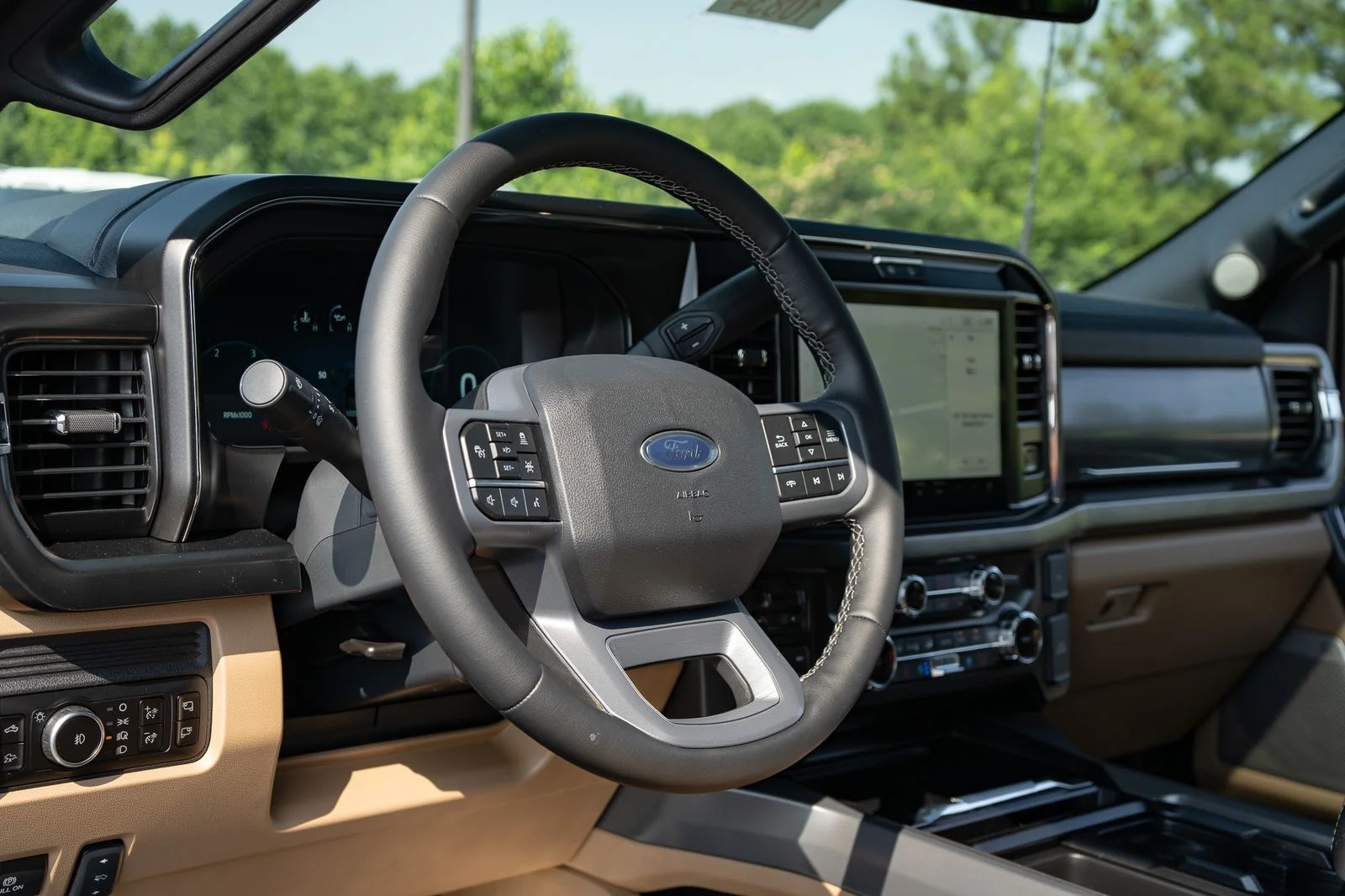 New 2026 Star White Metallic Tri-Coat Ford F-250® Lariat® image 26