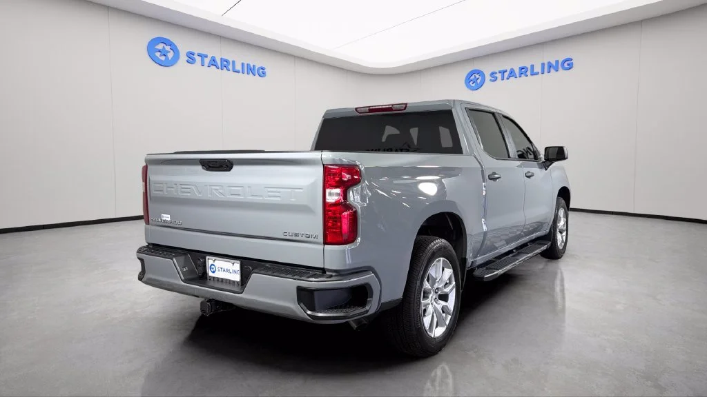 Used 2025 Slate Gray Metallic Chevrolet Custom image 9