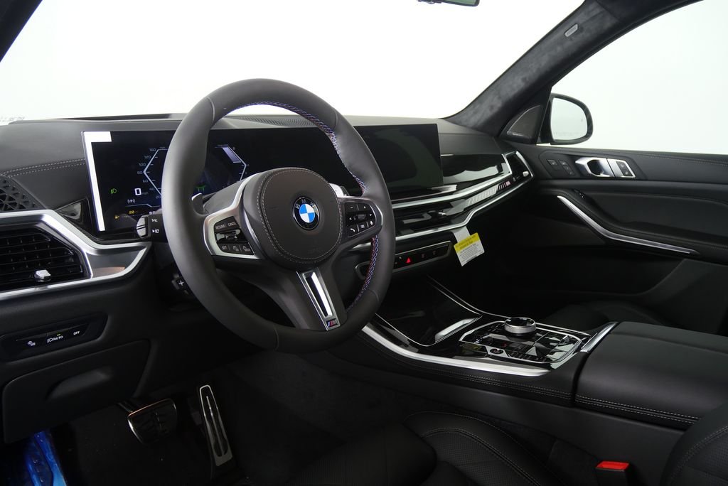 Used 2026 Skyscraper Grey Metallic BMW M60i image 13