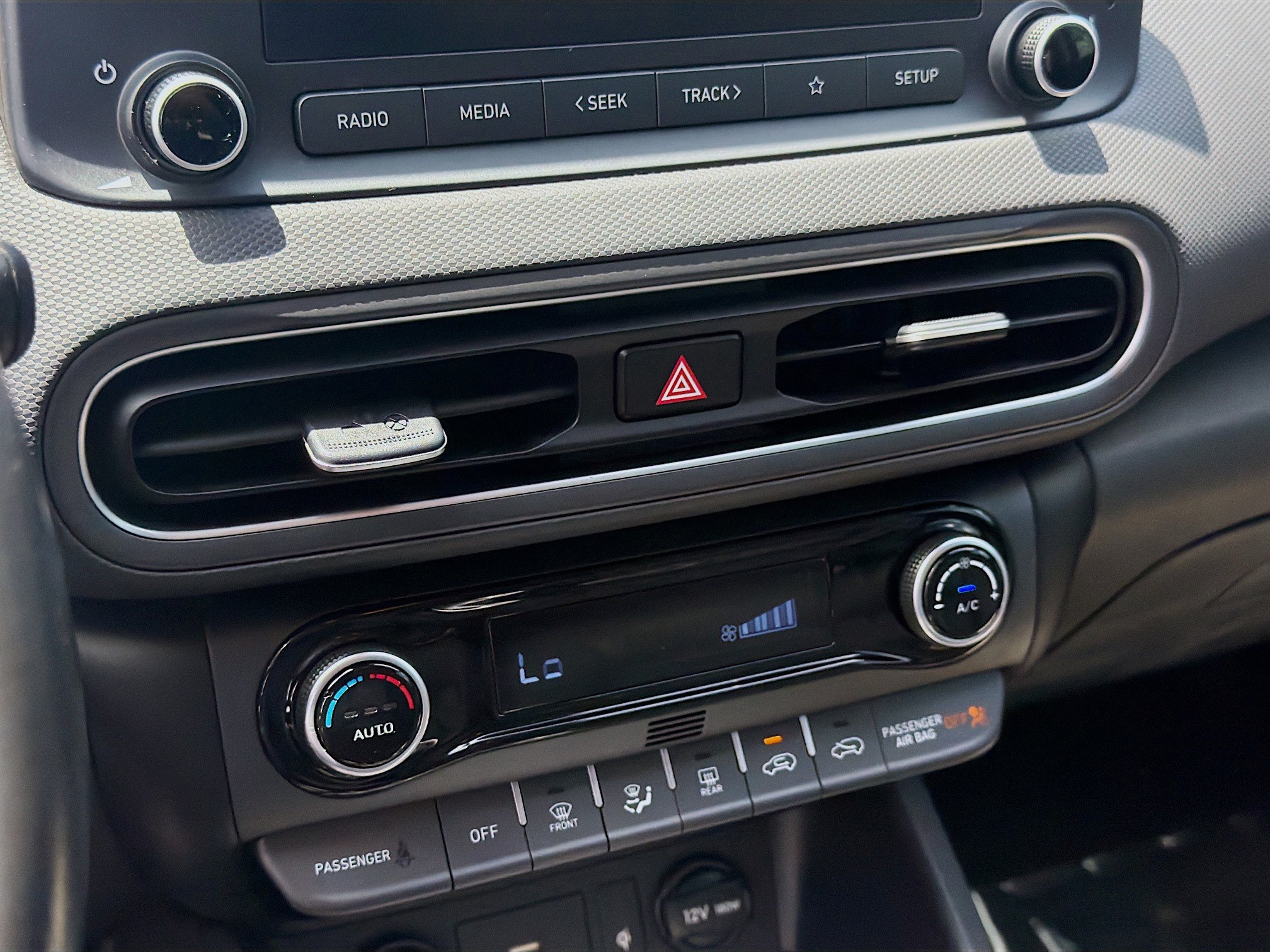 Used 2022 Thunder Gray Hyundai SEL image 12