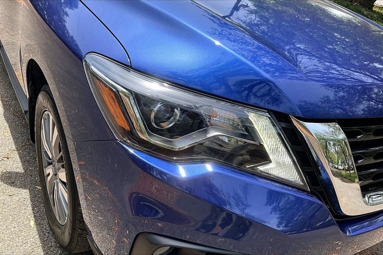 Used 2020 Blue Nissan S image 32
