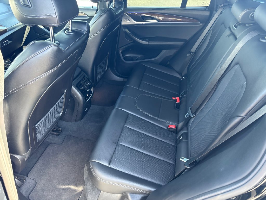 Used 2022 Jet Black BMW xDrive30i image 17